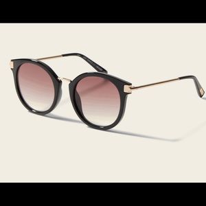 NWT LeSpecs Last Dance Sunglasses Black Round